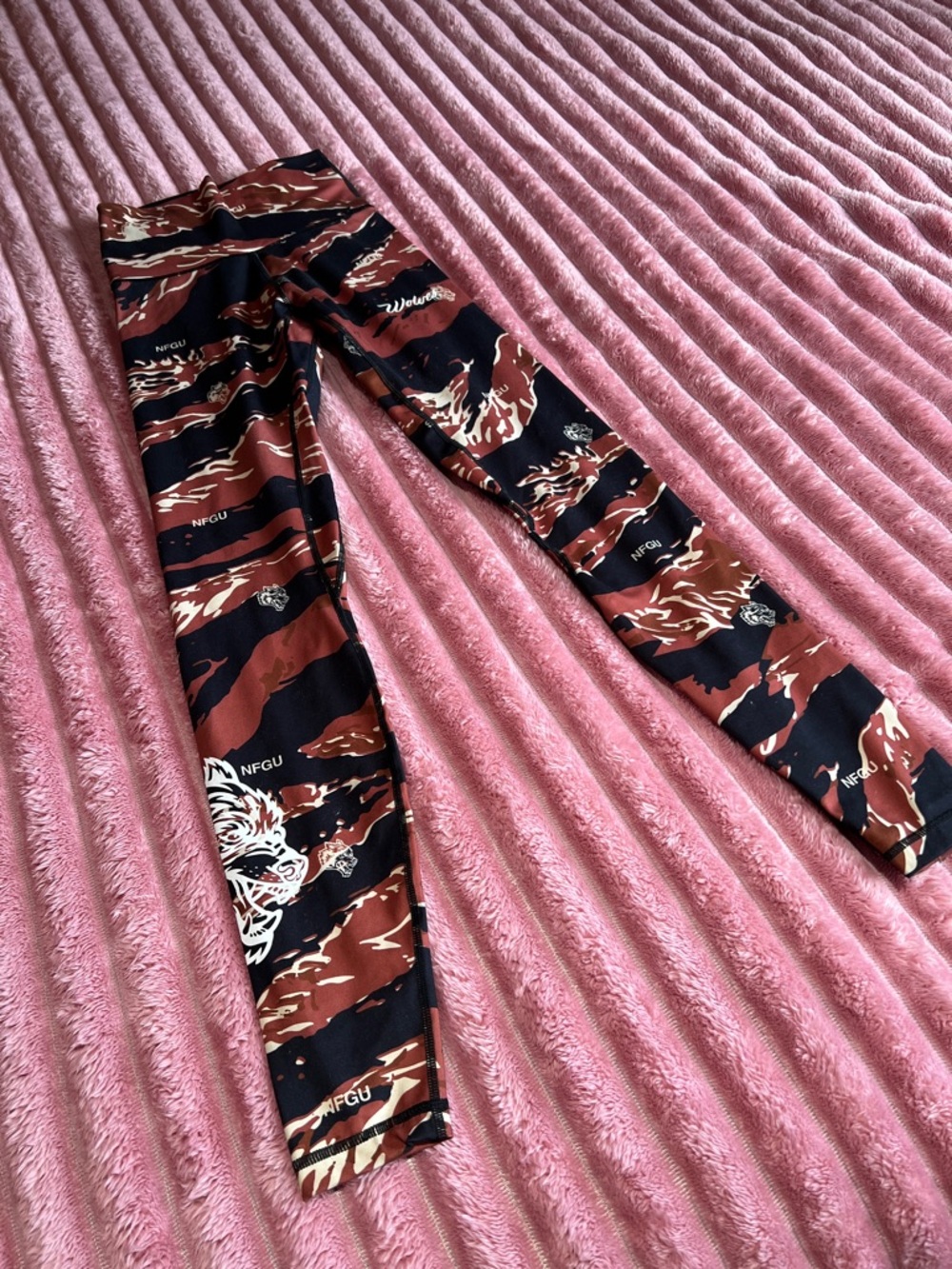 Darc Sport Black & Red Tiger Print Leggings